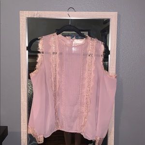 Storia Cold-Shoulder Shirt (M)